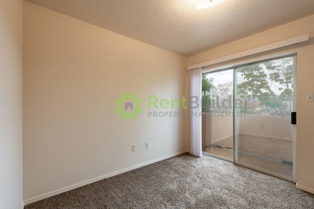 325 Geraldine Loop Se - Photo 6 of 21