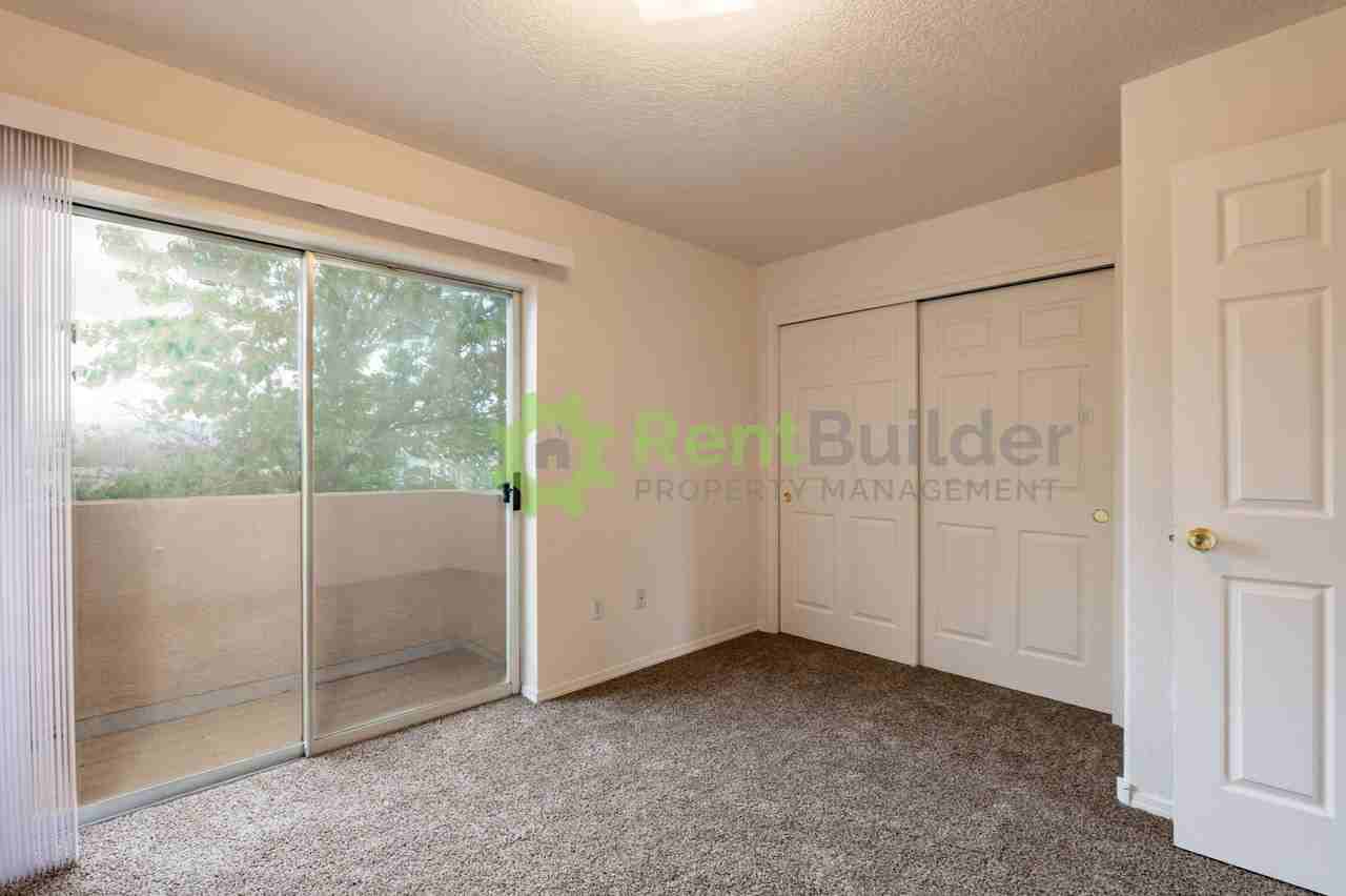 325 Geraldine Loop Se - Photo 7 of 21