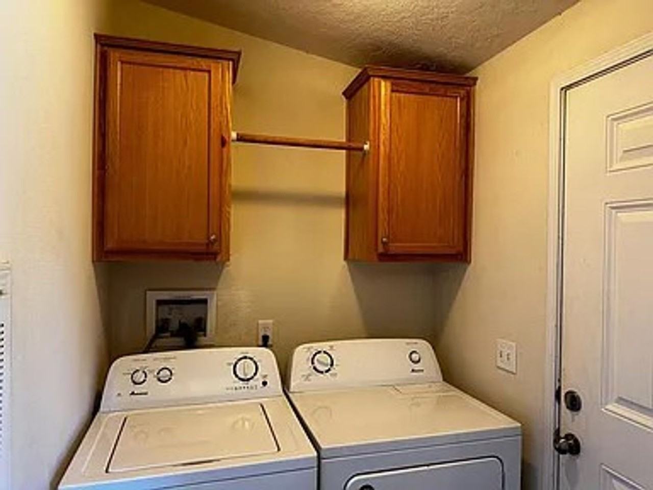 23901 Isle Pl - Photo 2 of 15