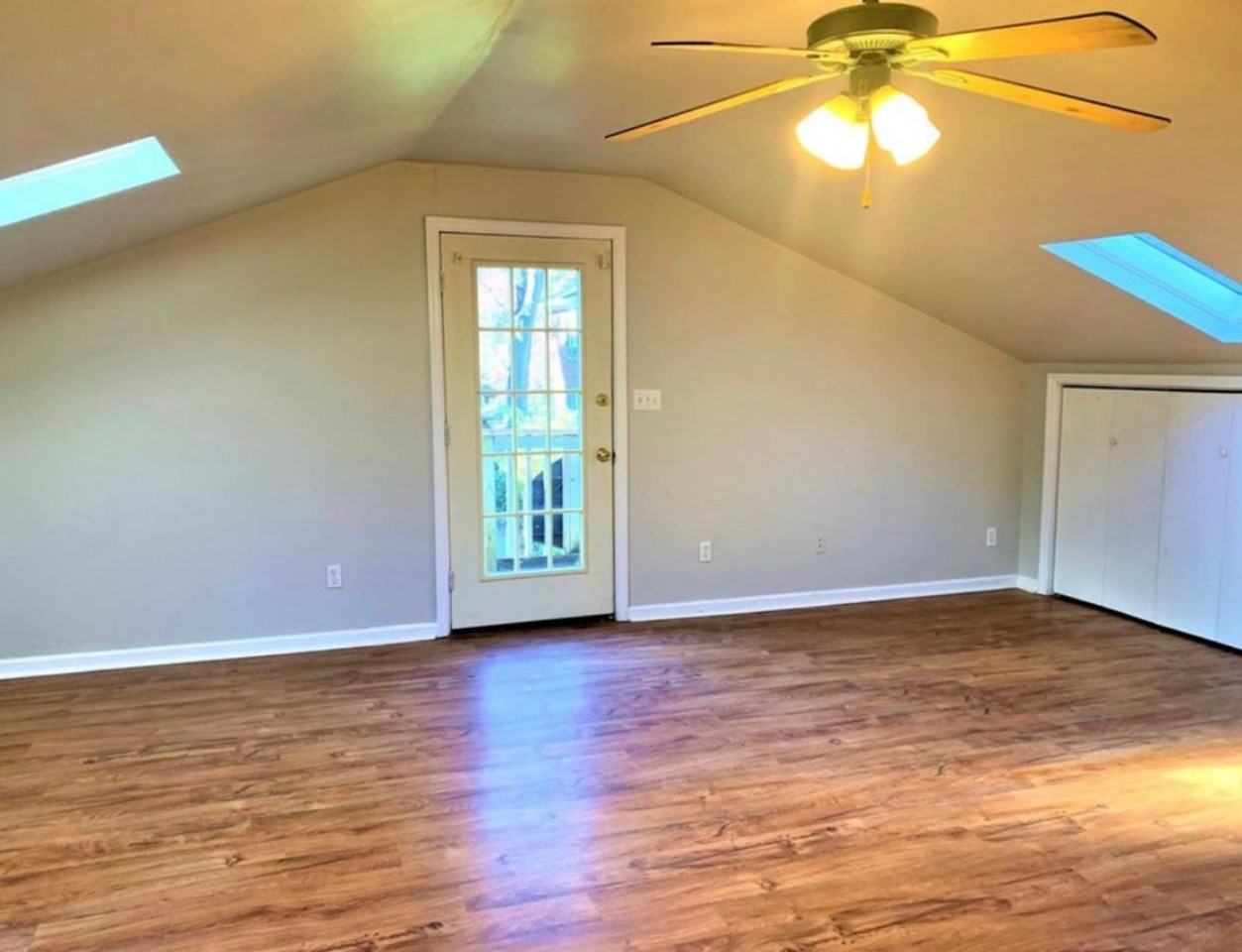 616 Saluda Ave - Photo 5 of 8