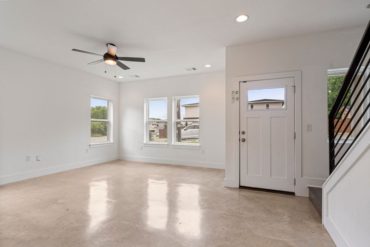 5006 Baker St #A - Photo 3 of 16