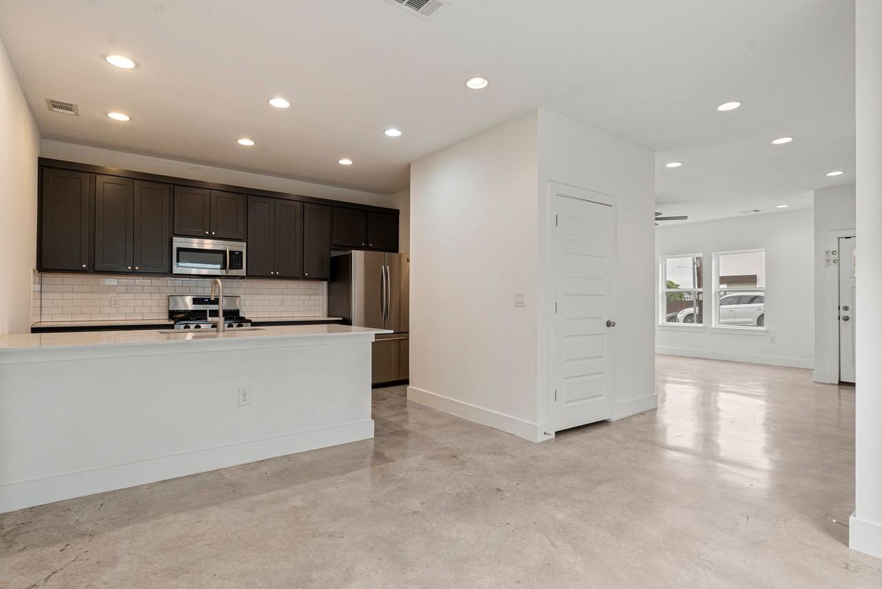 5006 Baker St #A - Photo 7 of 16