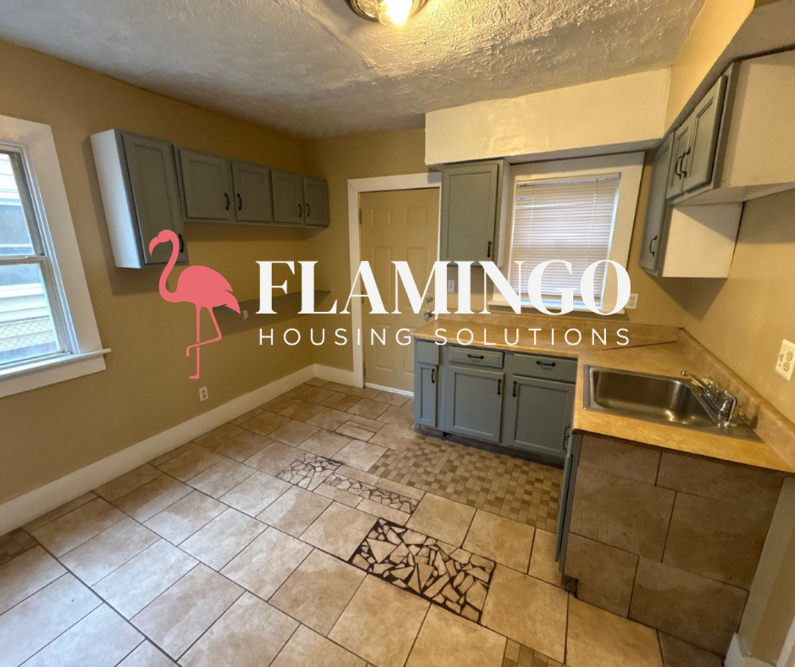 725 Maplehurst Ave - Photo 7 of 15