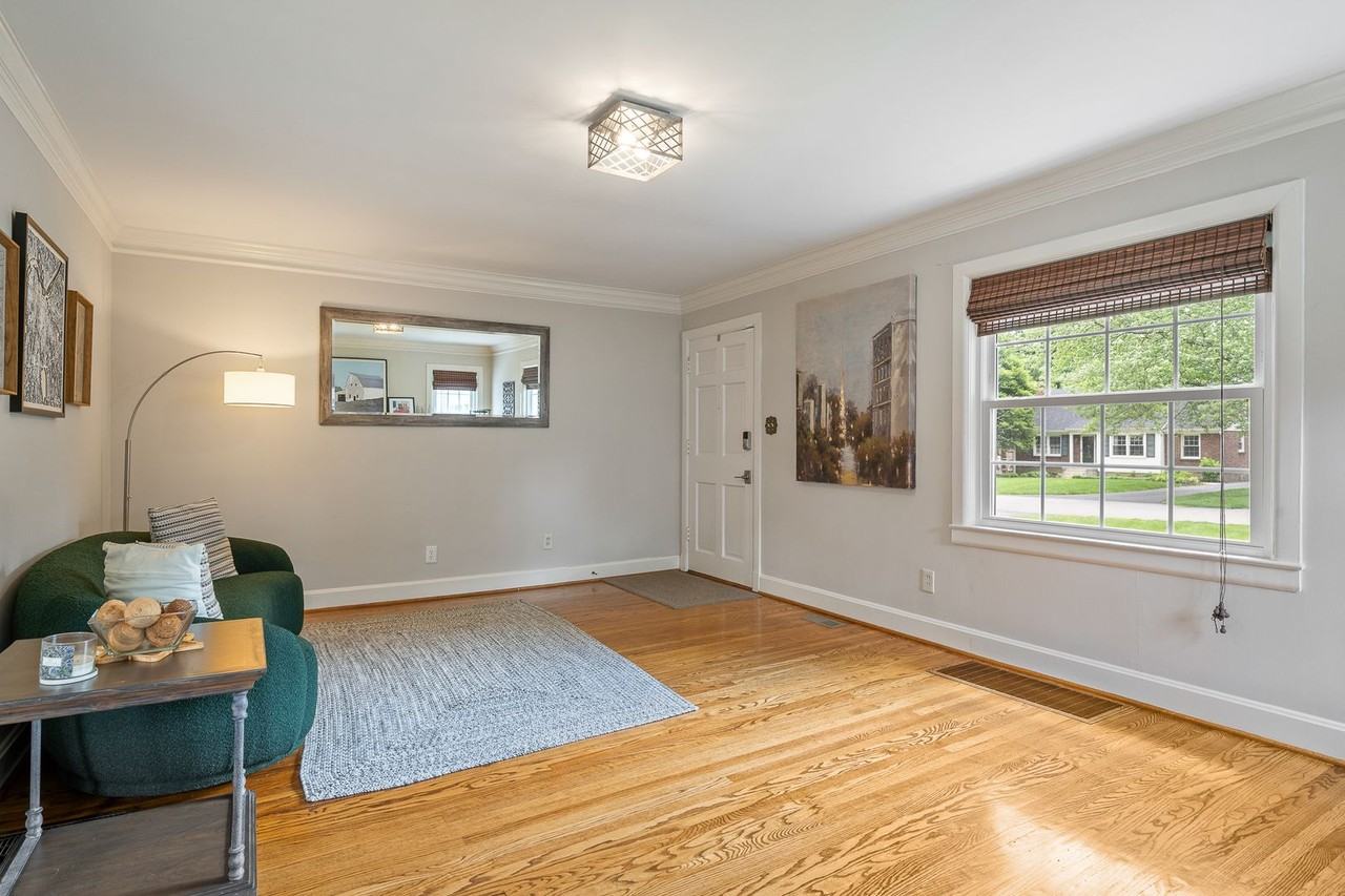 4019 Gilman Ave - Photo 4 of 30