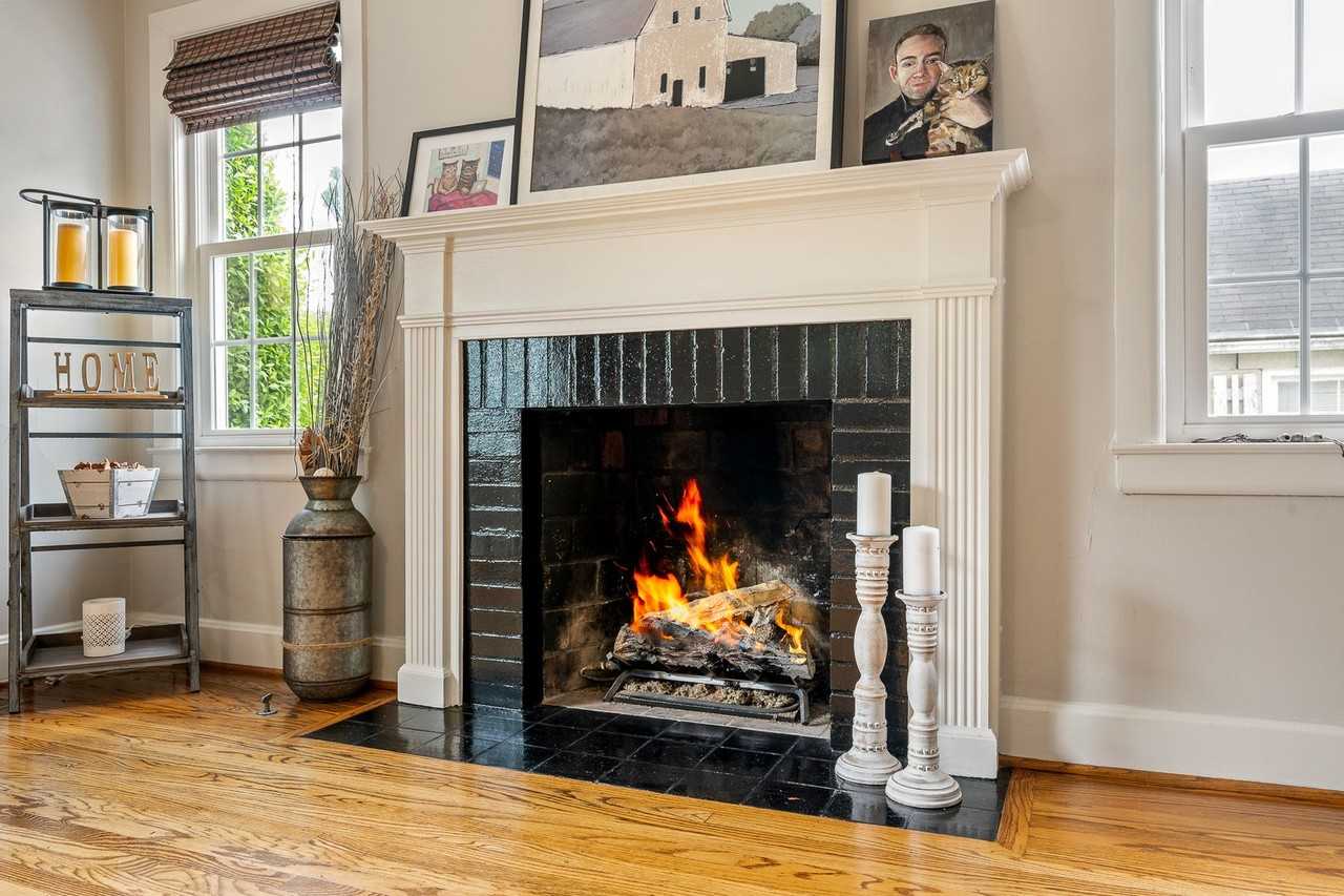 4019 Gilman Ave - Photo 6 of 30