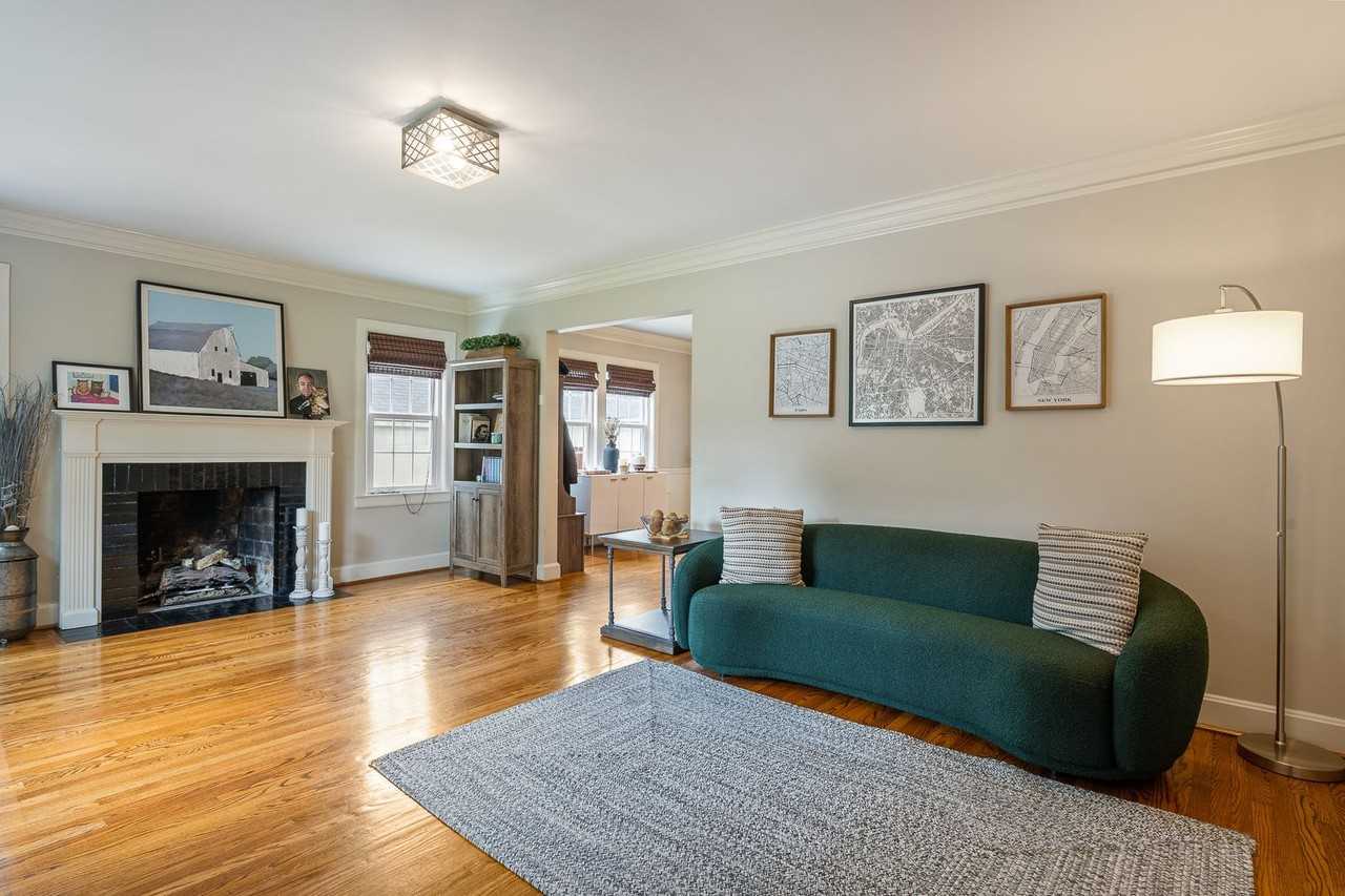 4019 Gilman Ave - Photo 7 of 30