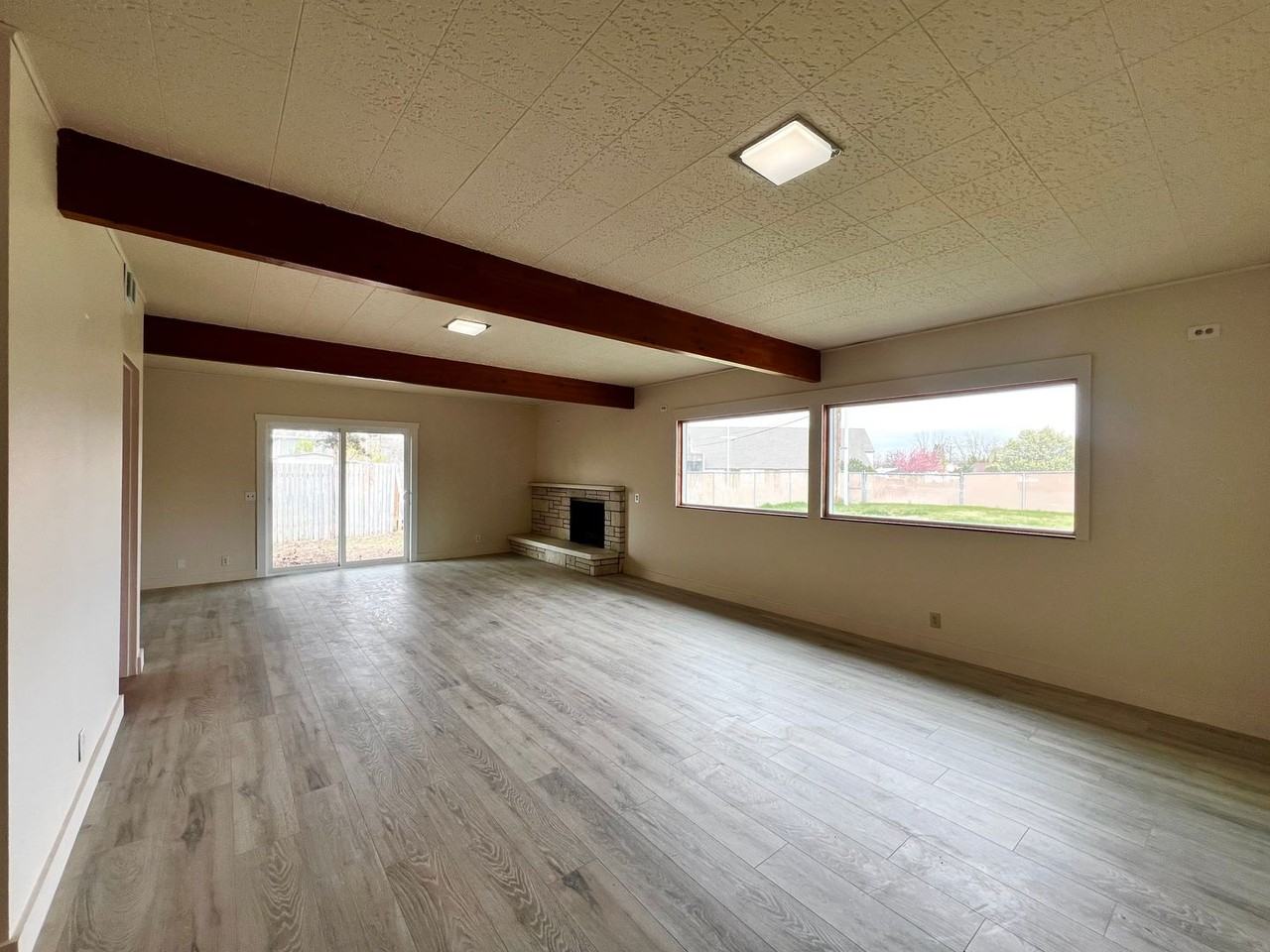 606 Jefferson St - Photo 2 of 8