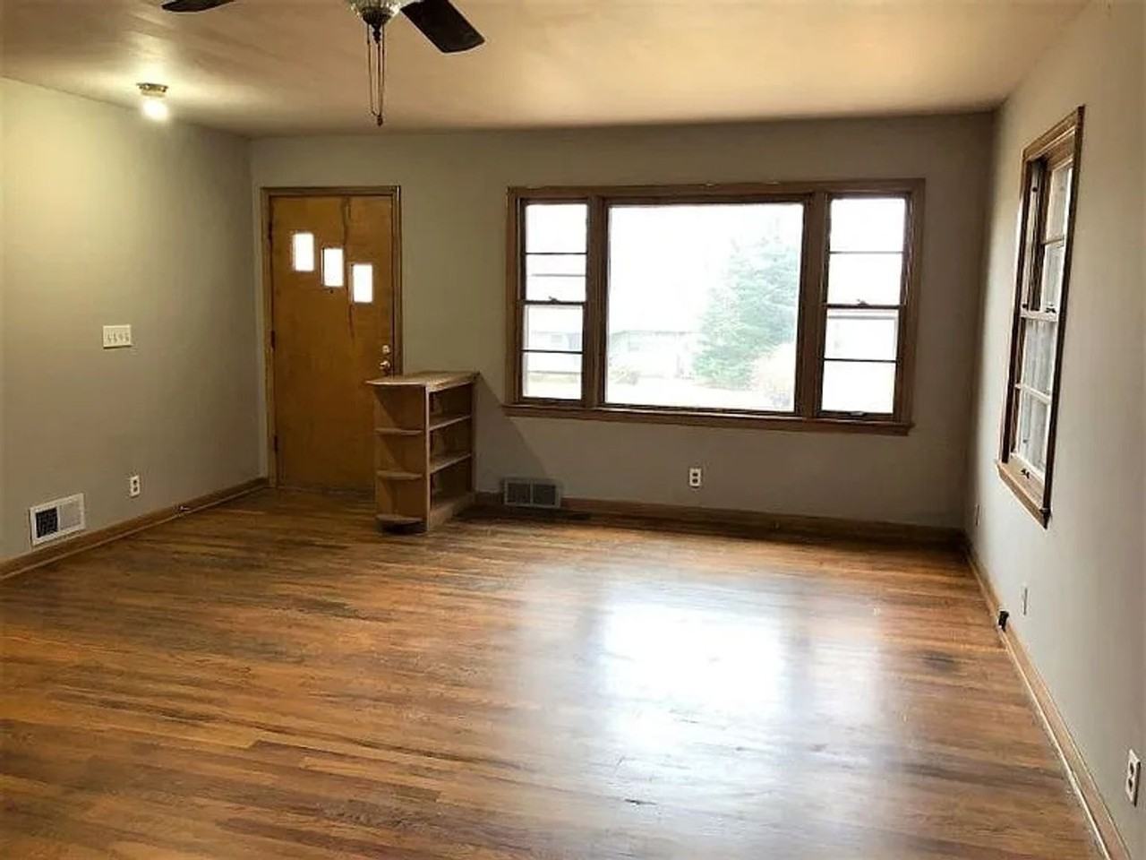 336 Beverly Dr - Photo 2 of 18