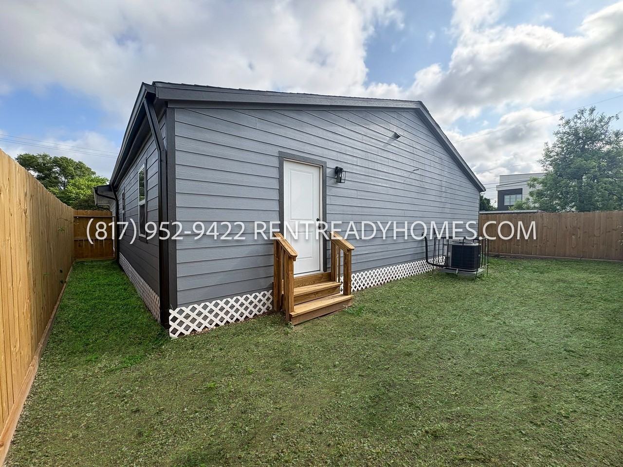 1416 Fairbanks St - Photo 4 of 29