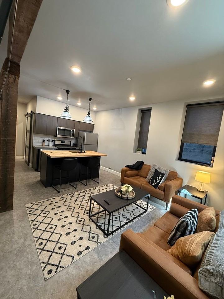 305 N Alaska St - Photo 5 of 20