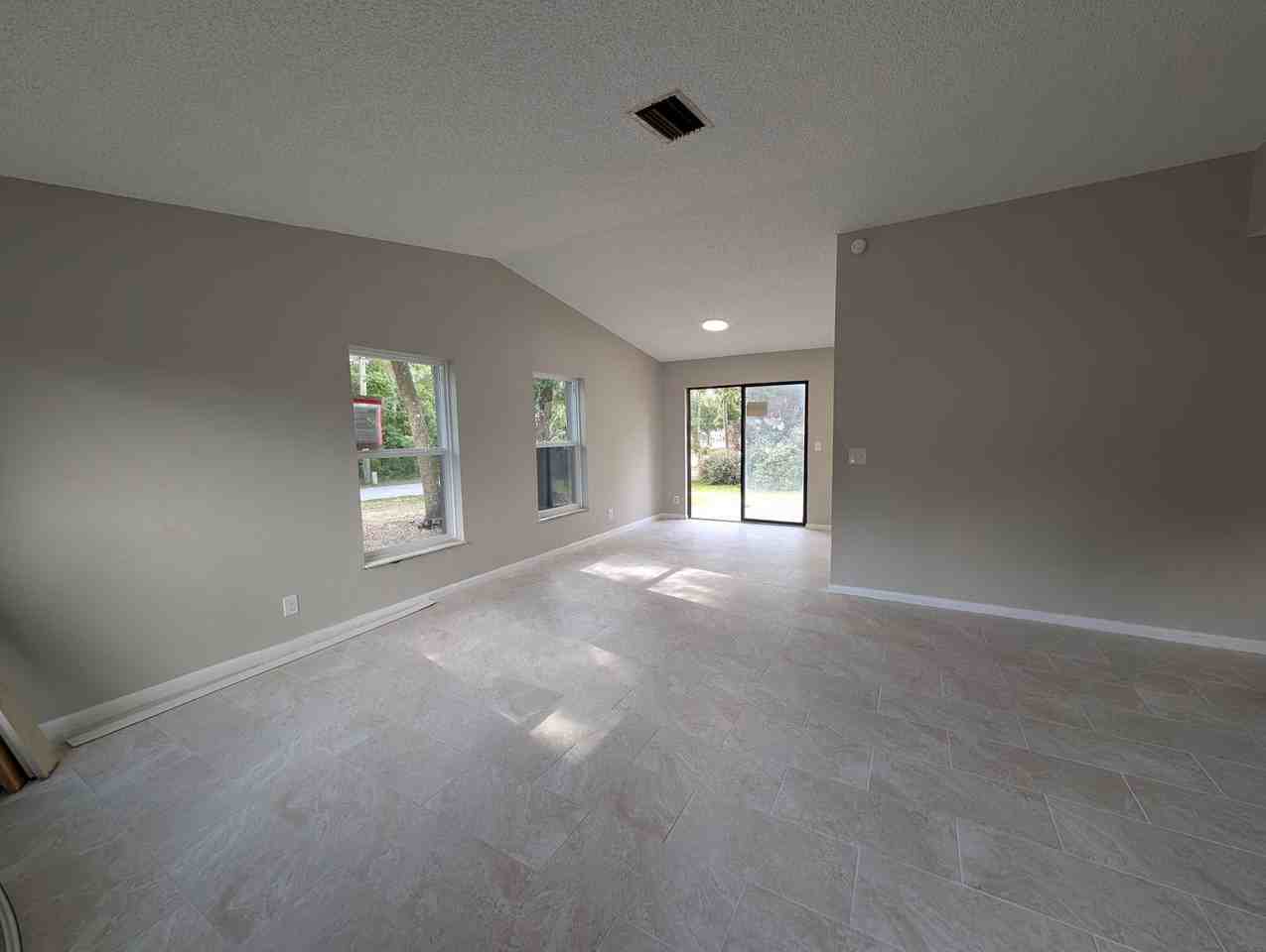 3340 Ne 56th Ave - Photo 2 of 8