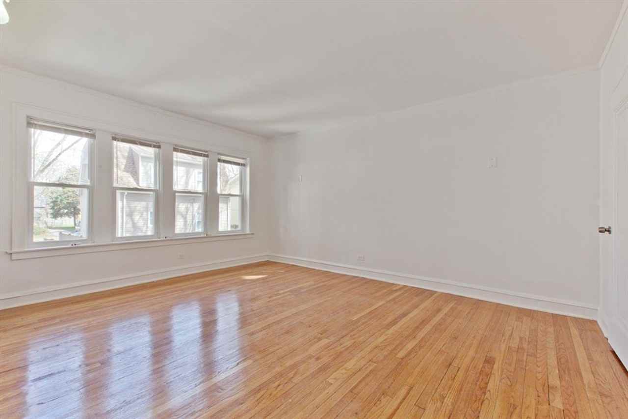 11932 S Stewart - Photo 5 of 16