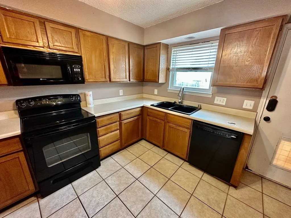 4418 Fairgate Dr #NA - Photo 7 of 14