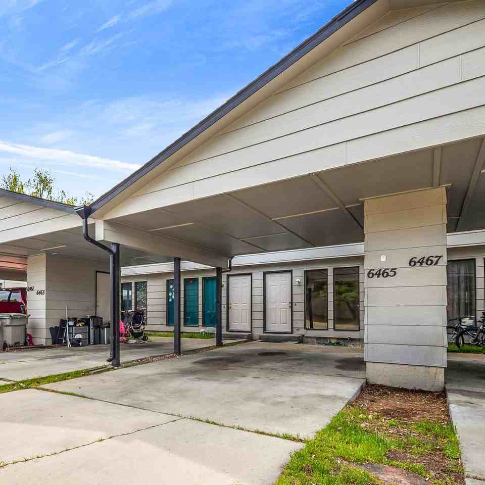 6465 W Douglas St - Photo 2 of 21