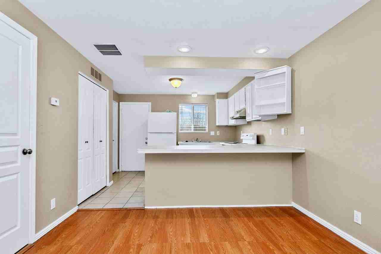 6465 W Douglas St - Photo 5 of 21