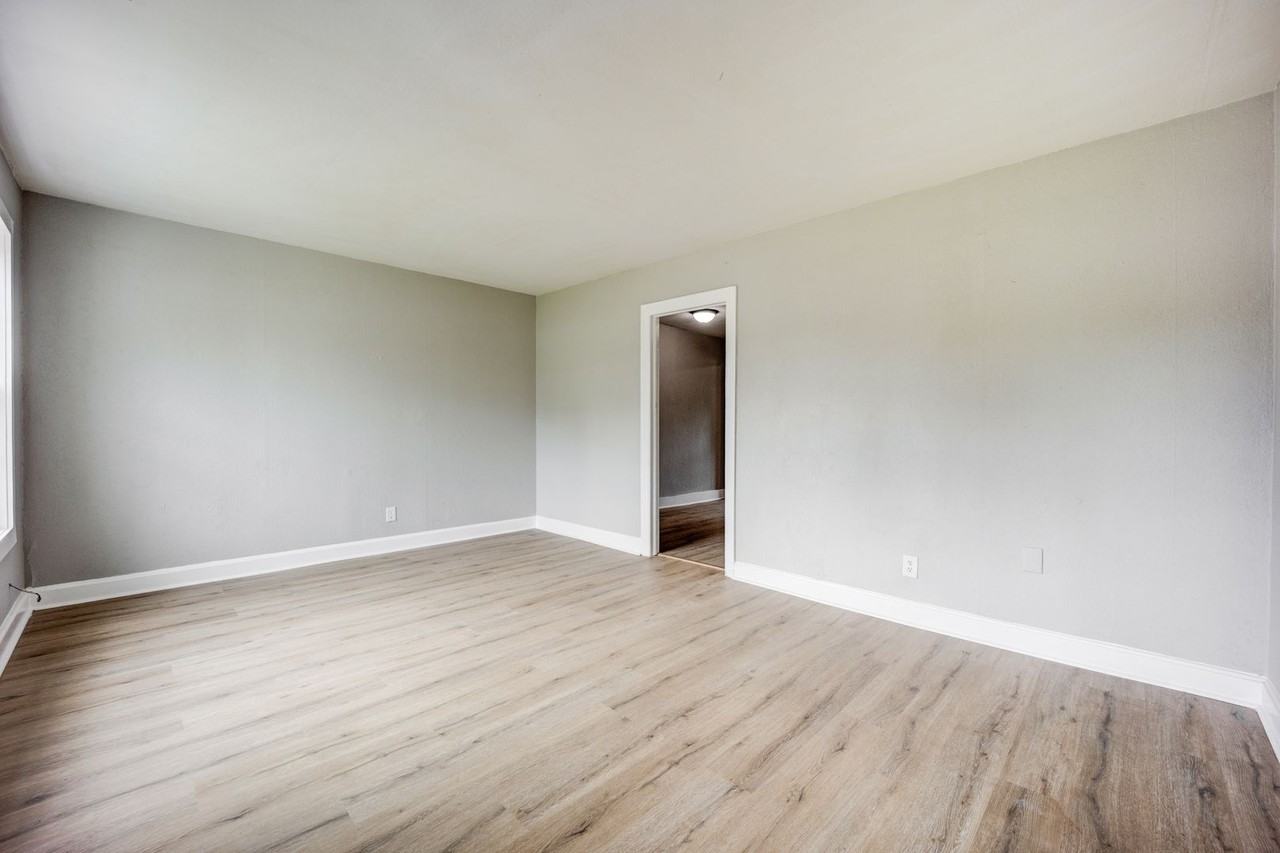 2423 Phoenix Ave - Photo 7 of 18