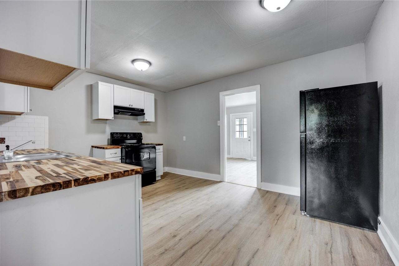 2423 Phoenix Ave - Photo 6 of 18