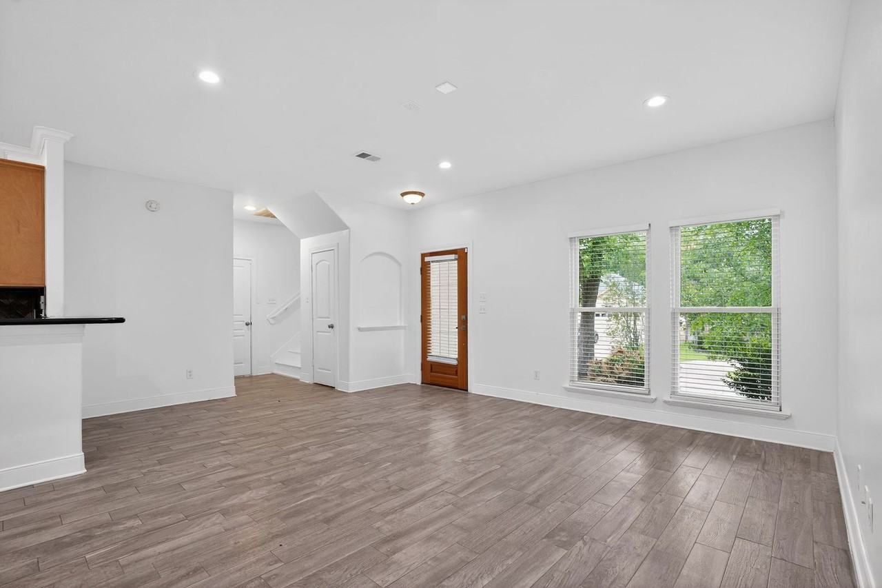 4313 Windswept Dr - Photo 3 of 20