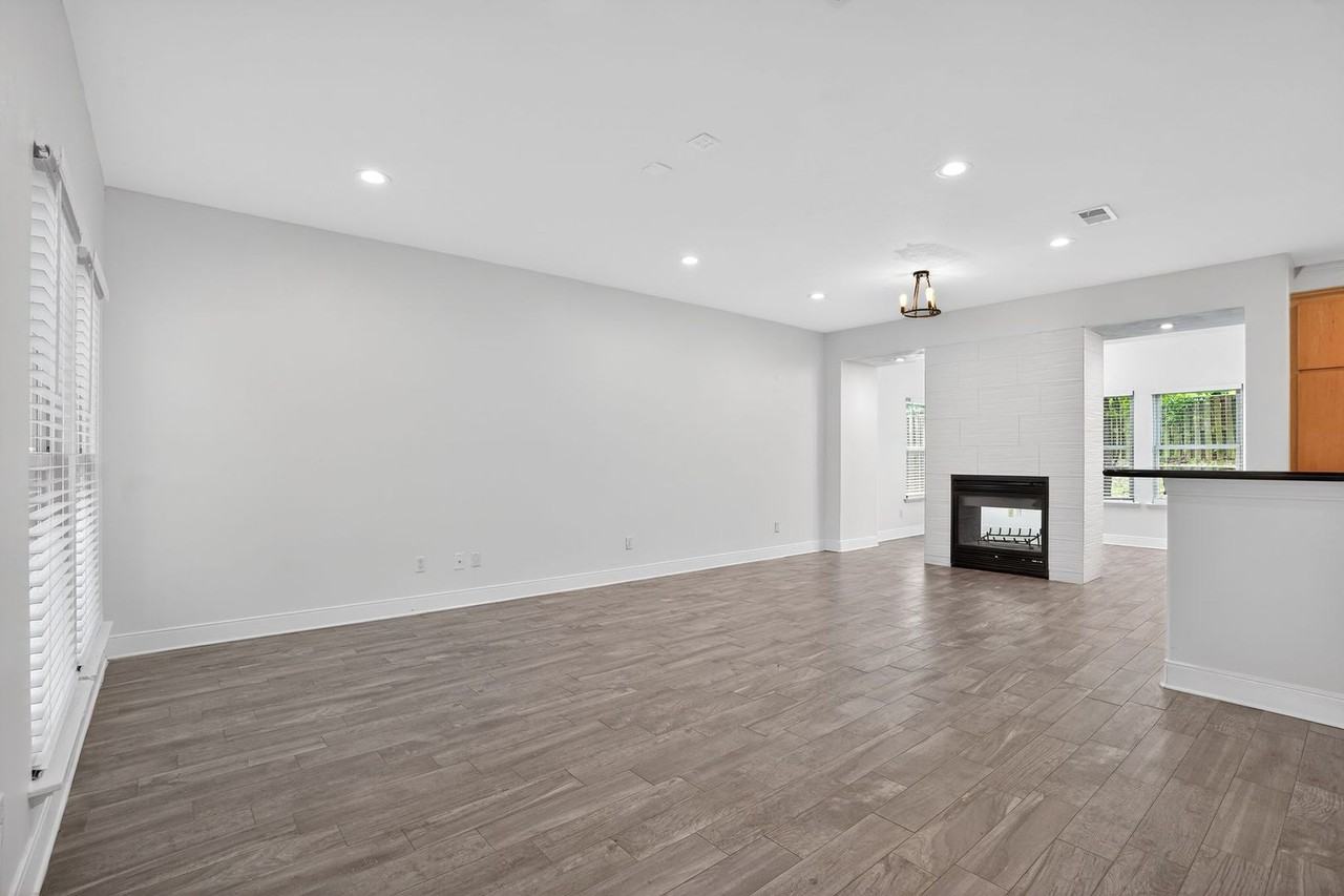 4313 Windswept Dr - Photo 4 of 20