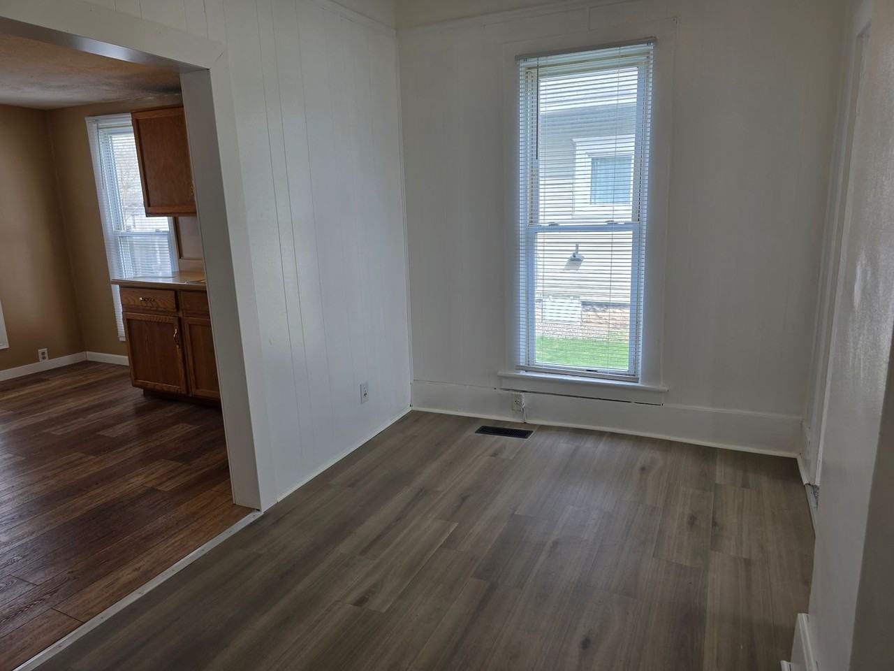 614 Maple Row - Photo 6 of 12
