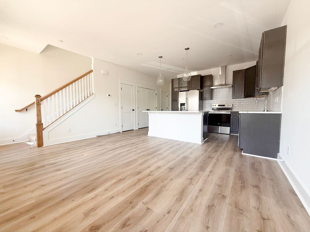 1337 Meridian St - Photo 3 of 35