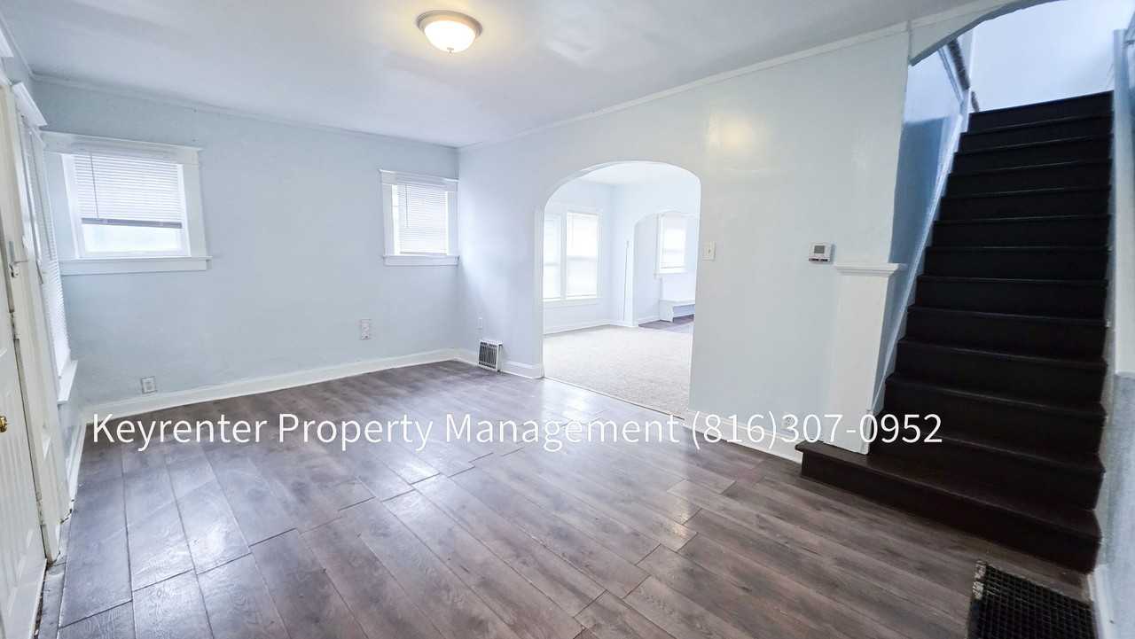 3524 Bellefontaine Ave - Photo 5 of 24