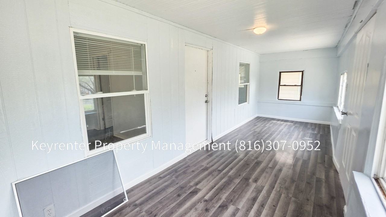 5115 Woodland Ave - Photo 5 of 23