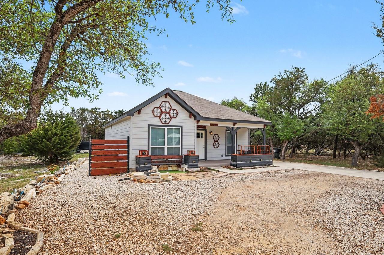 2071 Hornsby - Photo 2 of 20