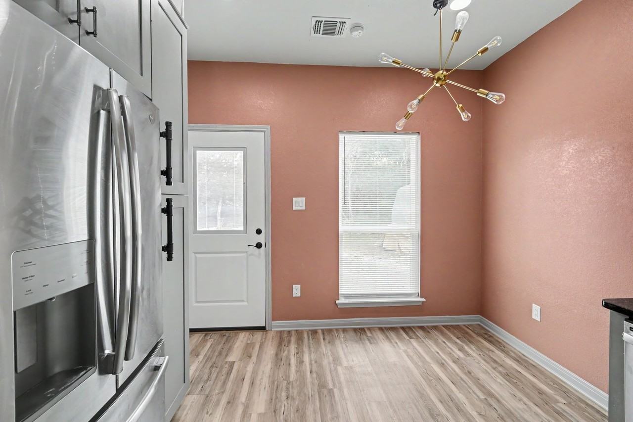 2071 Hornsby - Photo 7 of 20