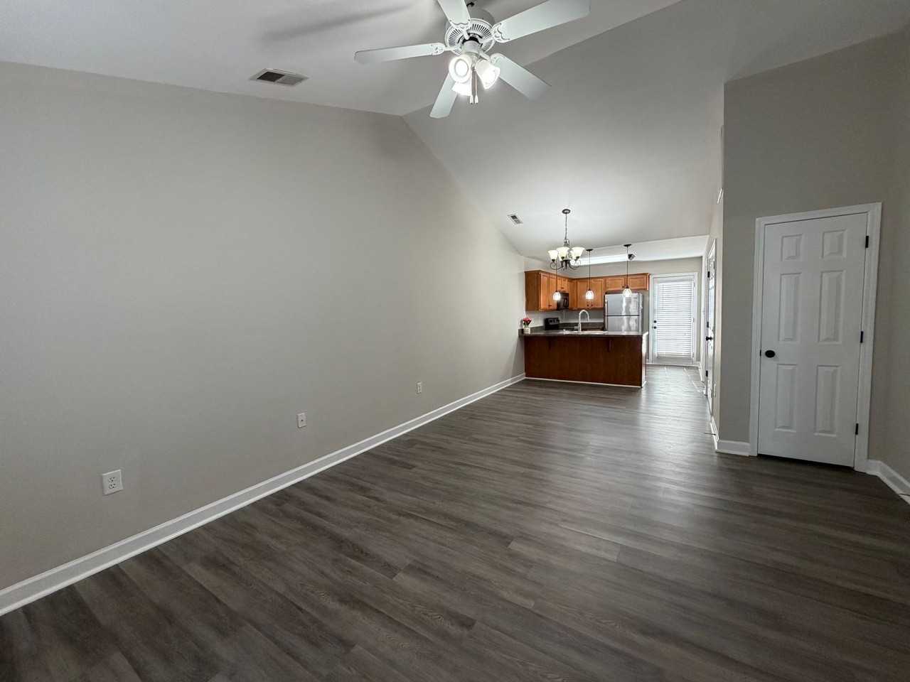 1029 Duncan Chase Ln - Photo 5 of 20