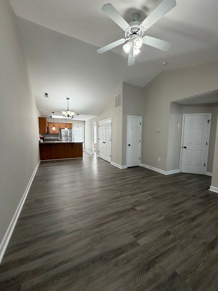 1029 Duncan Chase Ln - Photo 7 of 20