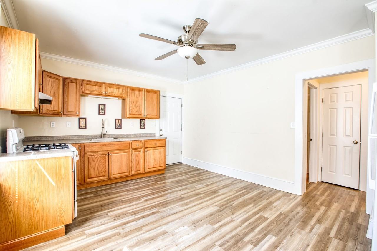 44 Glendale Ave - Photo 5 of 25