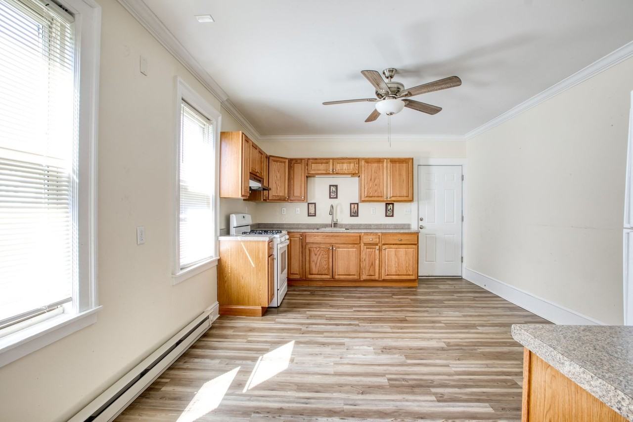 44 Glendale Ave - Photo 6 of 25