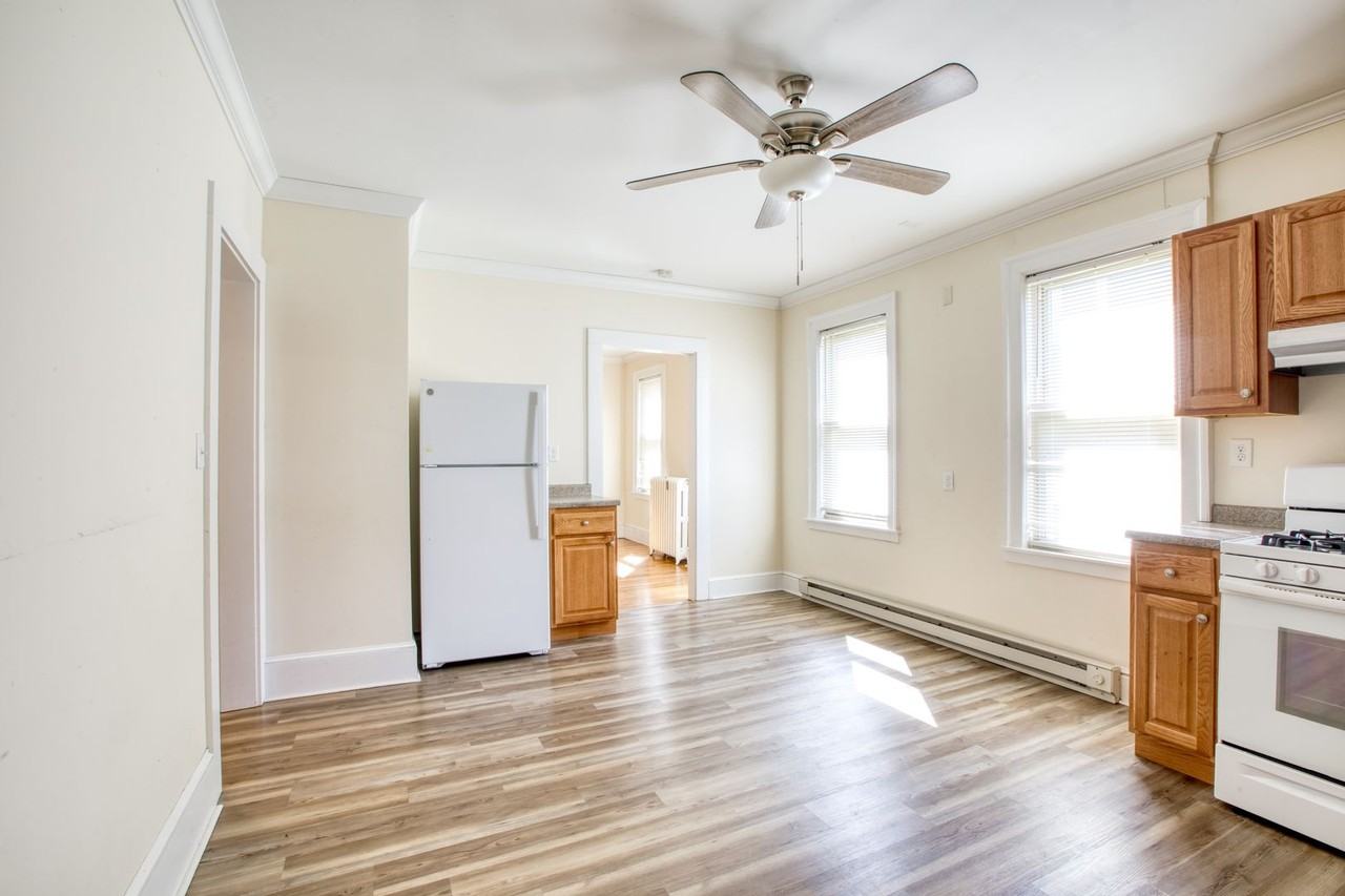 44 Glendale Ave - Photo 7 of 25