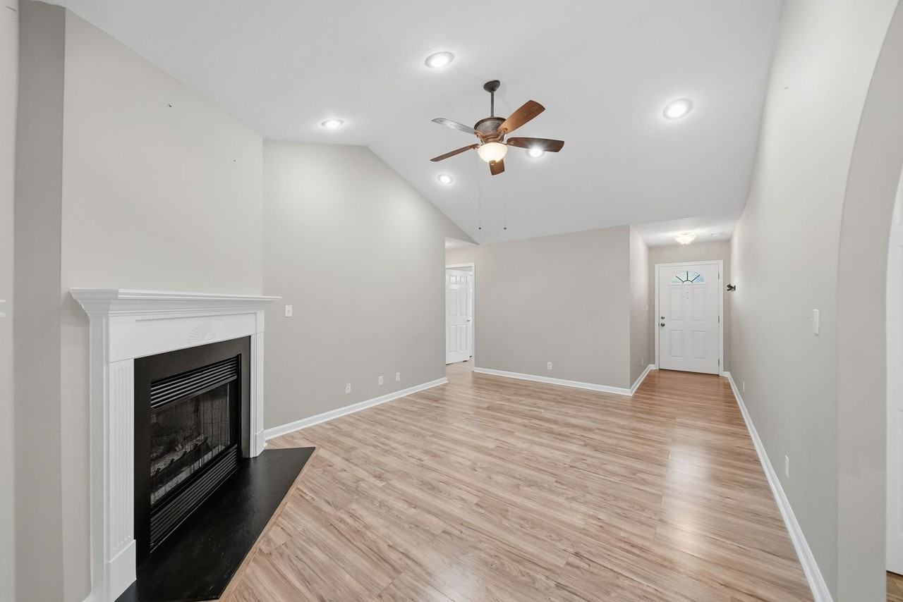 1838 Pipers Ridge Cir Nw - Photo 3 of 18