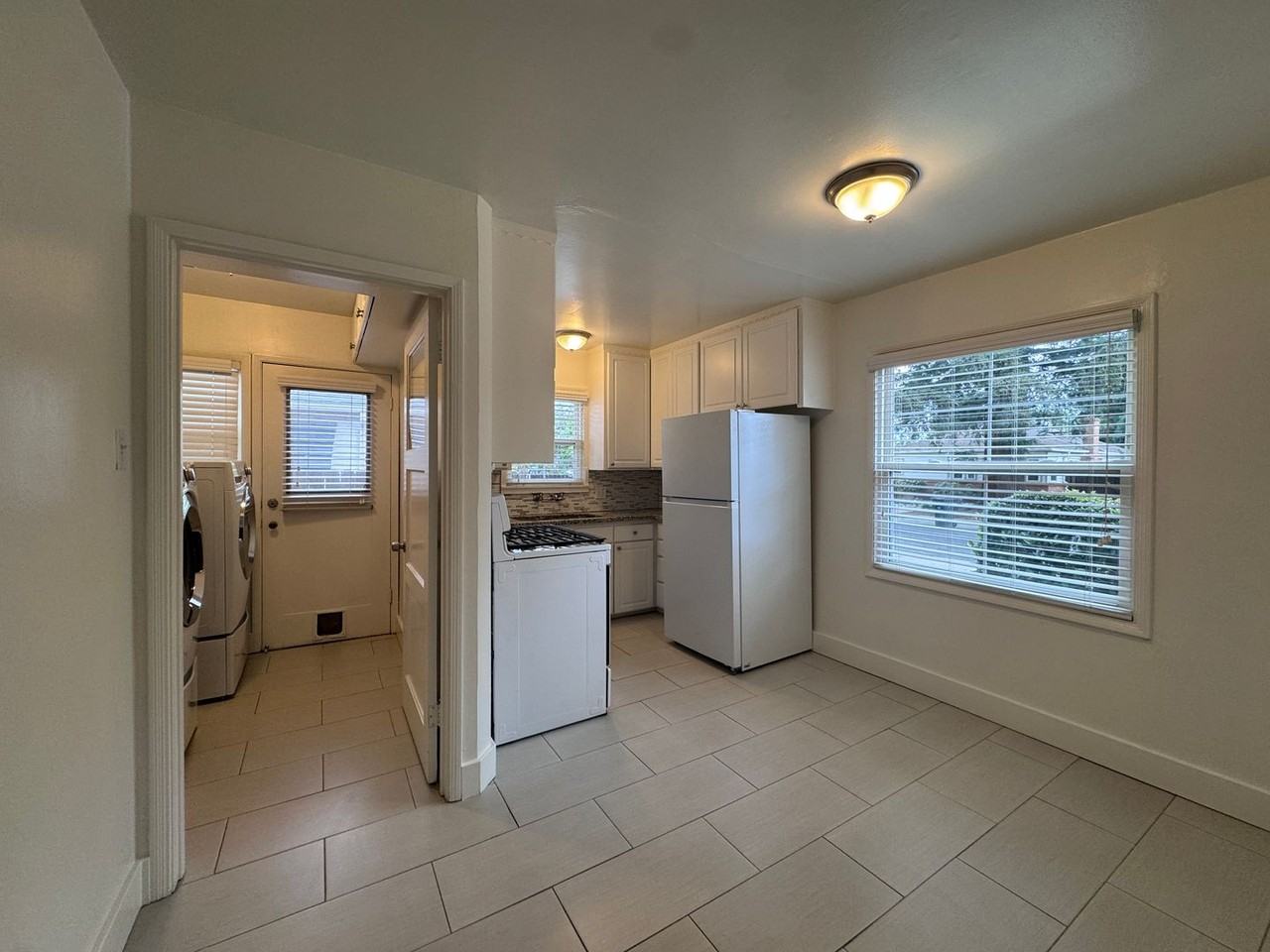 562 Lagomarsino Way - Photo 4 of 13