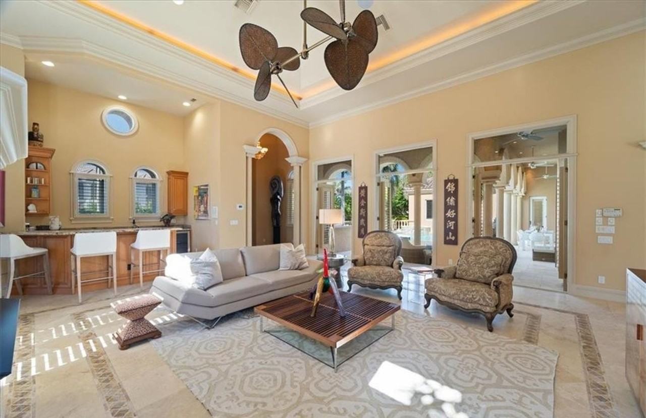 550 550 21st Avenue Street - Photo 4 of 44