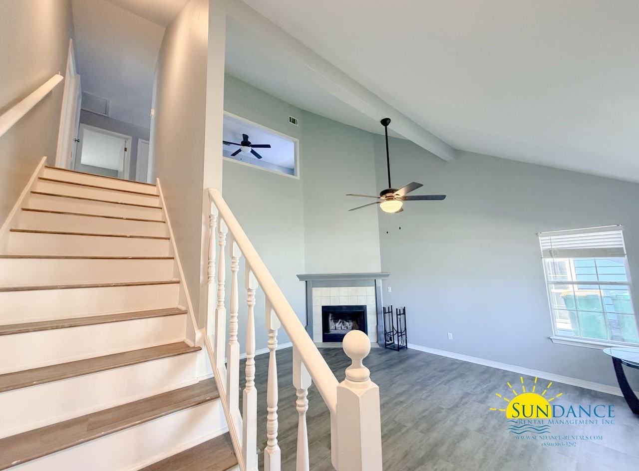 914 Lawton Ct - Photo 2 of 30