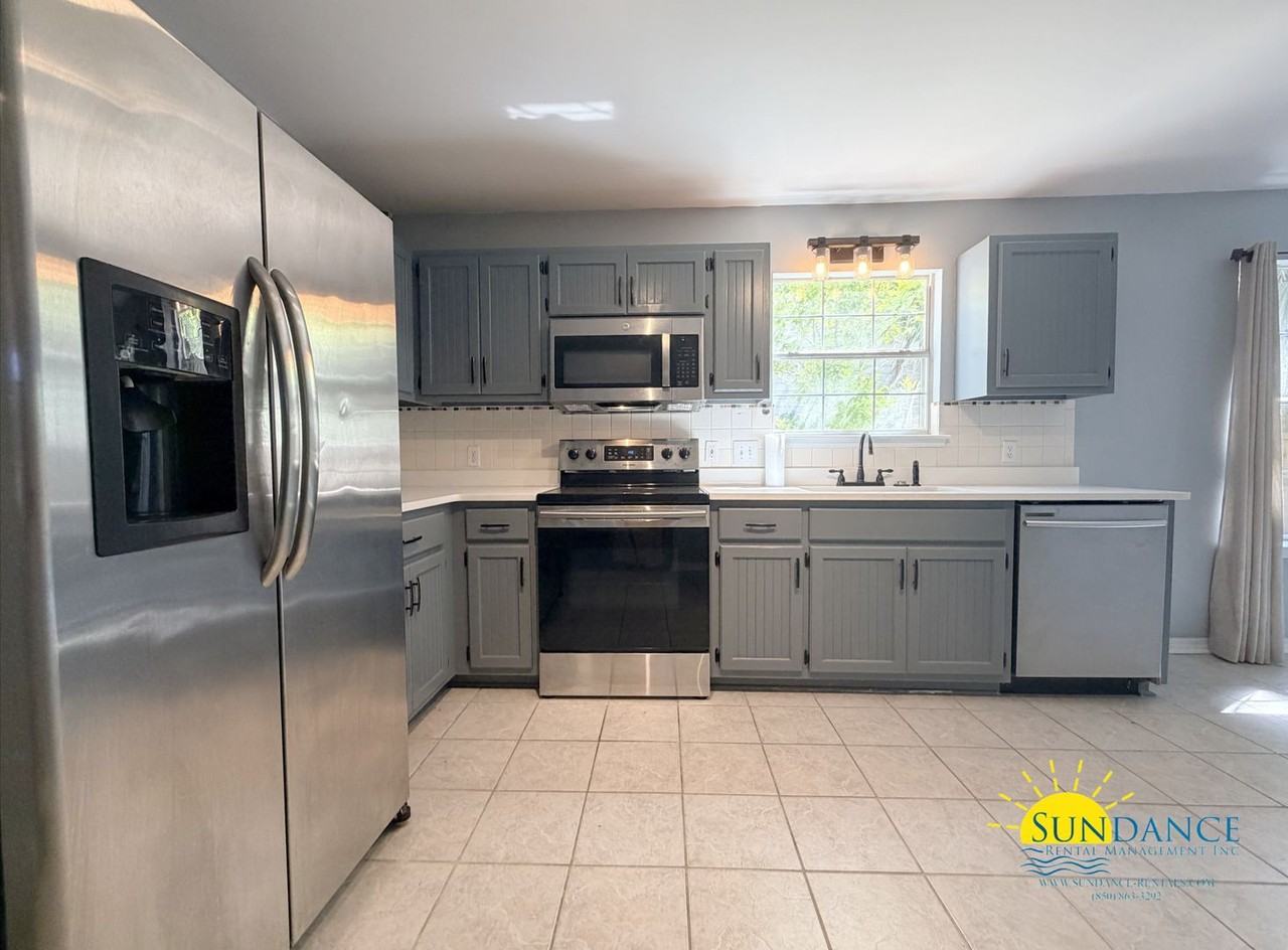 914 Lawton Ct - Photo 7 of 30