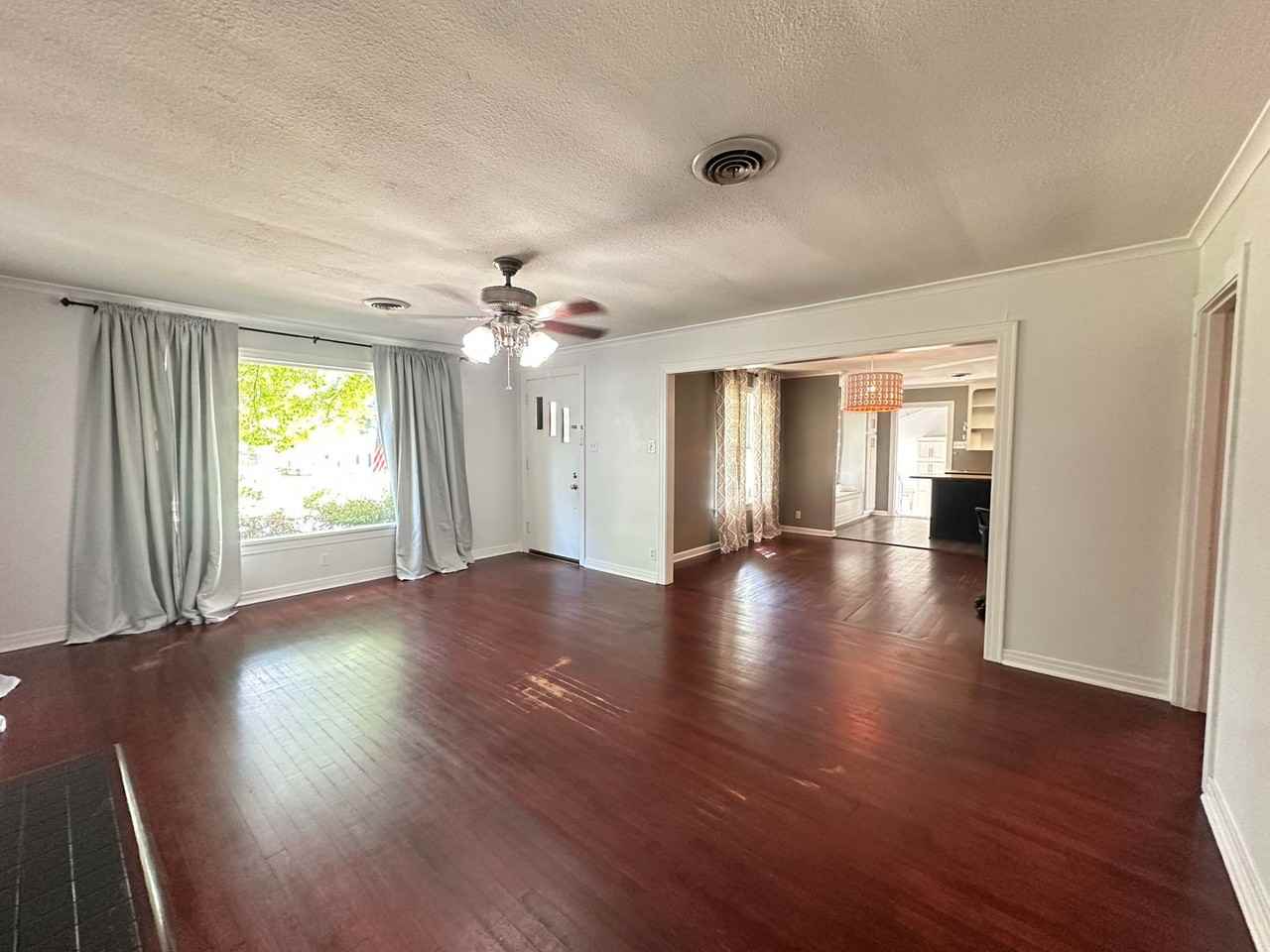 316 Elmwood Cir - Photo 3 of 23
