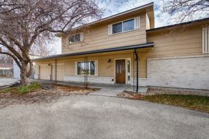 featured image of 2960 S Apple St