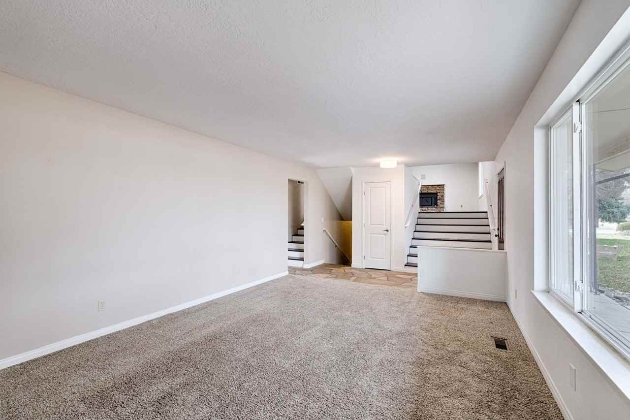 2960 S Apple St - Photo 6 of 38