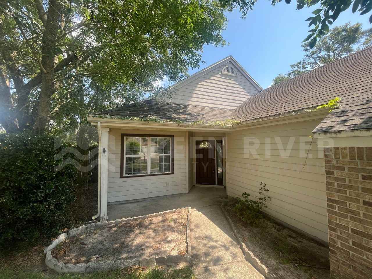 7739 Coatbridge Ln N - Photo 2 of 25