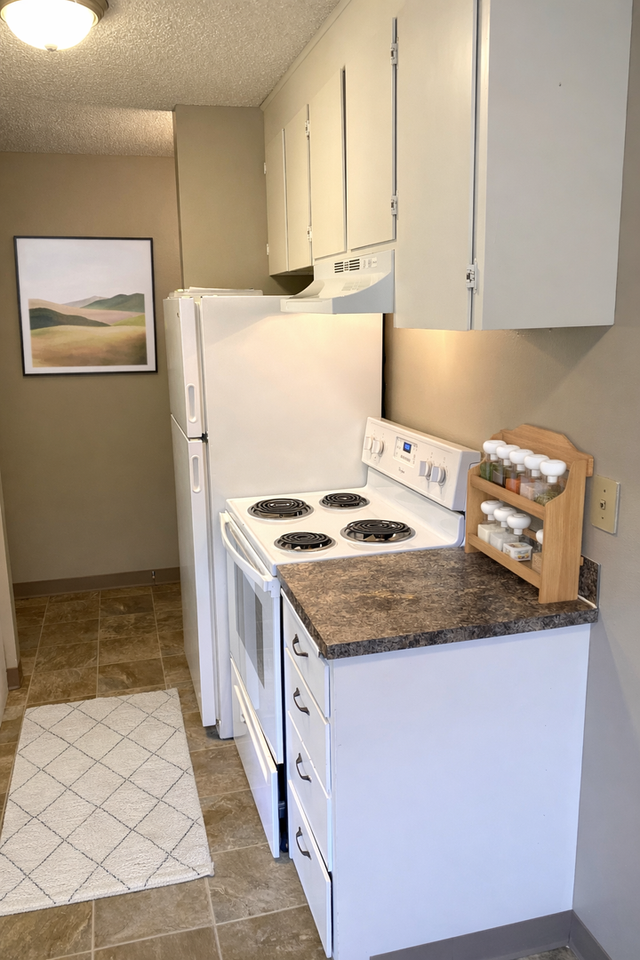 211 Canyon Dr #42 - Photo 3 of 17