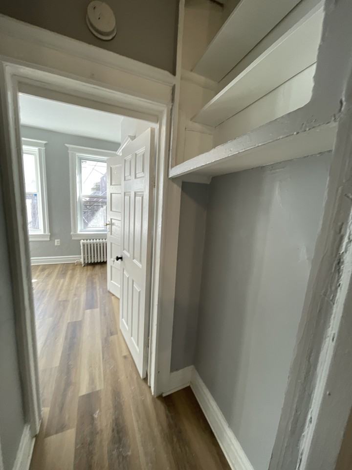 102 Romaine Ave #6 - Photo 5 of 8