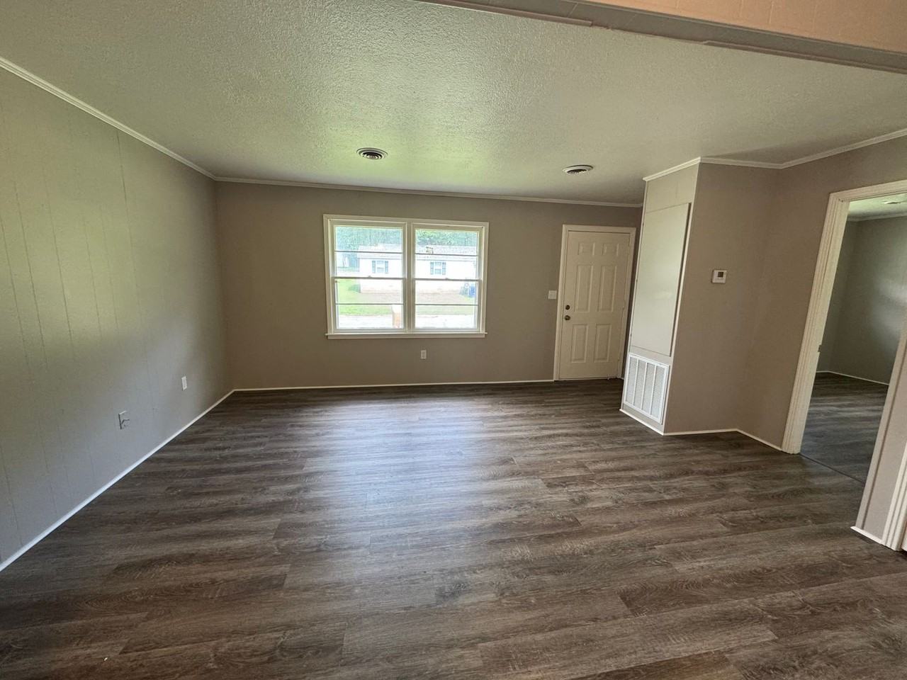 118 Willow Ln Apt B - Photo 2 of 6