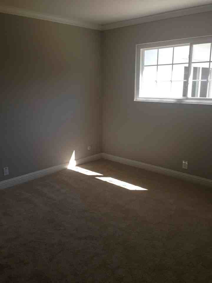 1660 Dover Ave - Photo 4 of 14