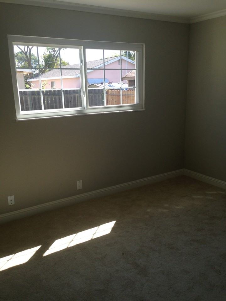 1660 Dover Ave - Photo 5 of 14