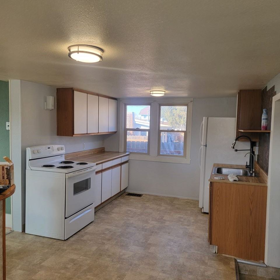 131 Prospect Ave - Photo 2 of 19
