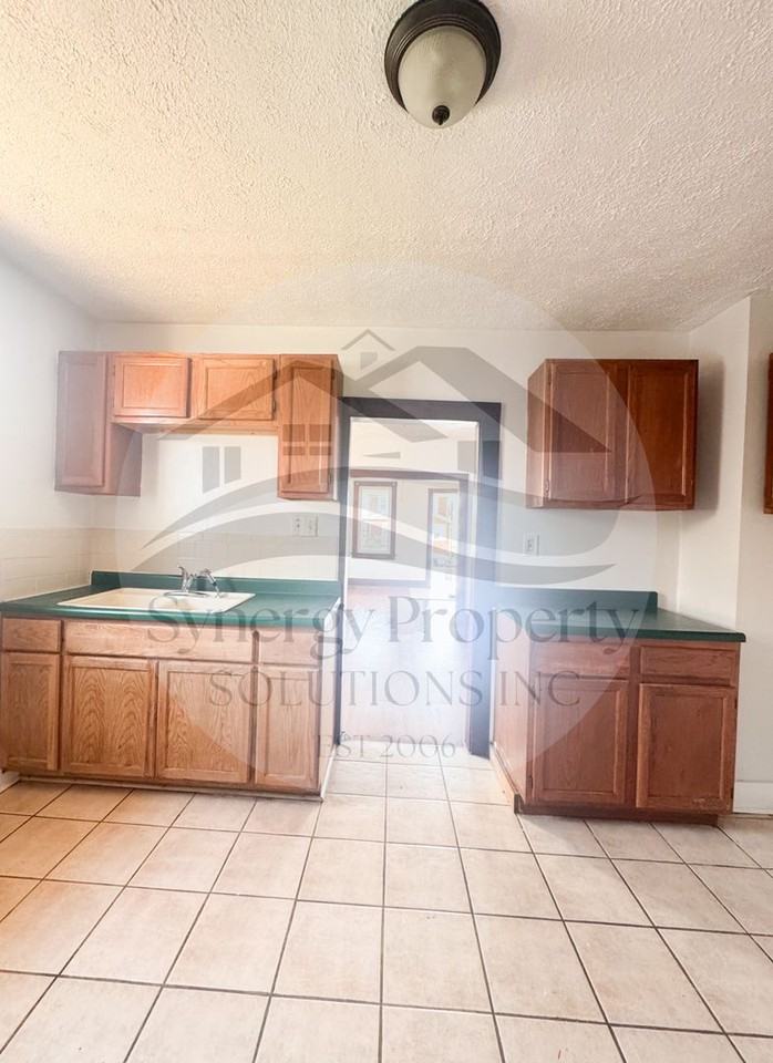 40 Gibson Ave - Photo 2 of 8